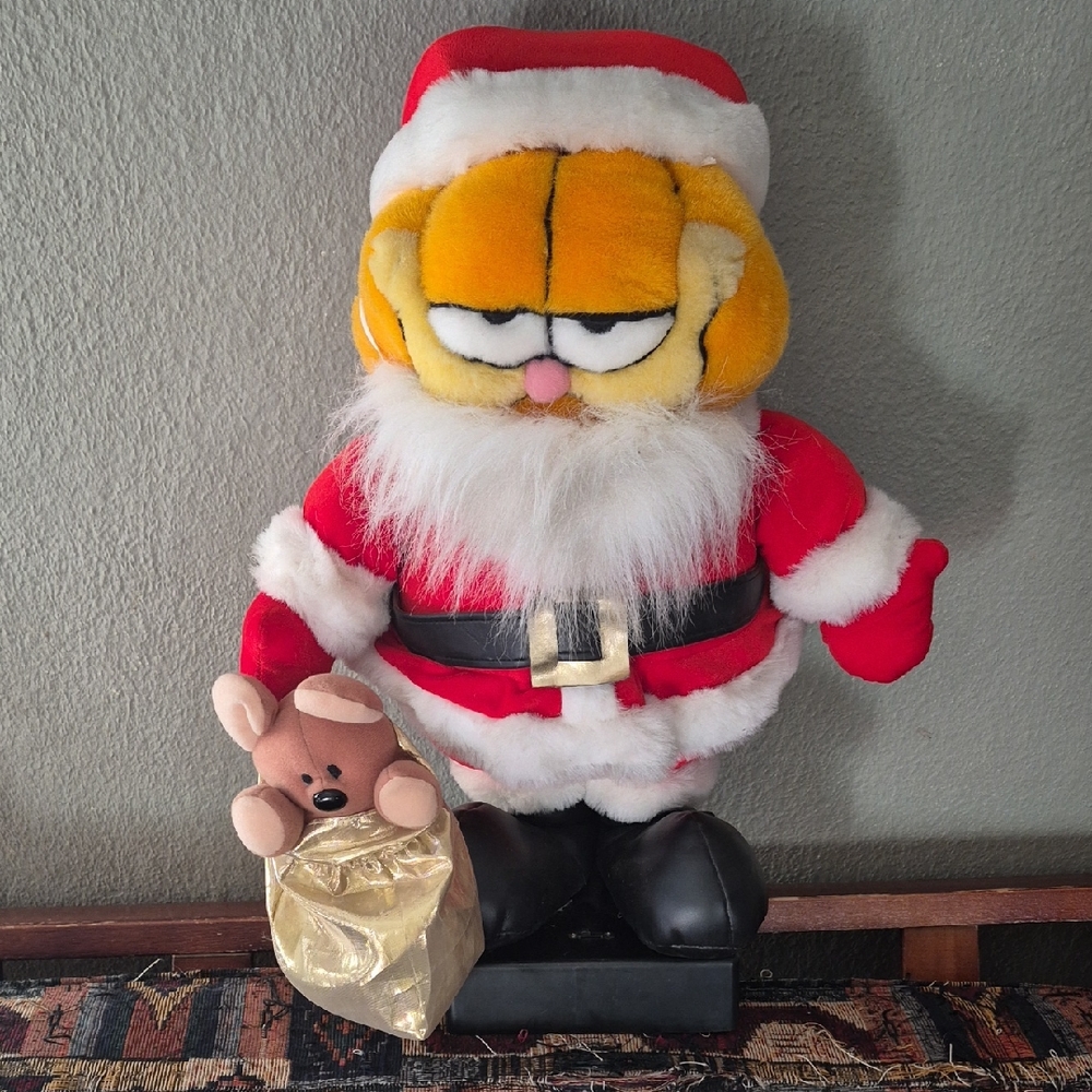 Animated Garfield Plush Dressed As Santa with Pookie.